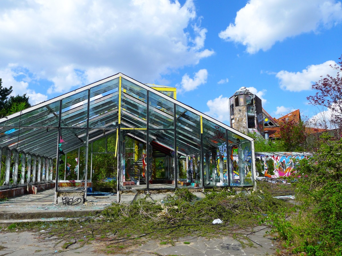Abandoned Aquacenter in Berlin:&nbsp;BLUB