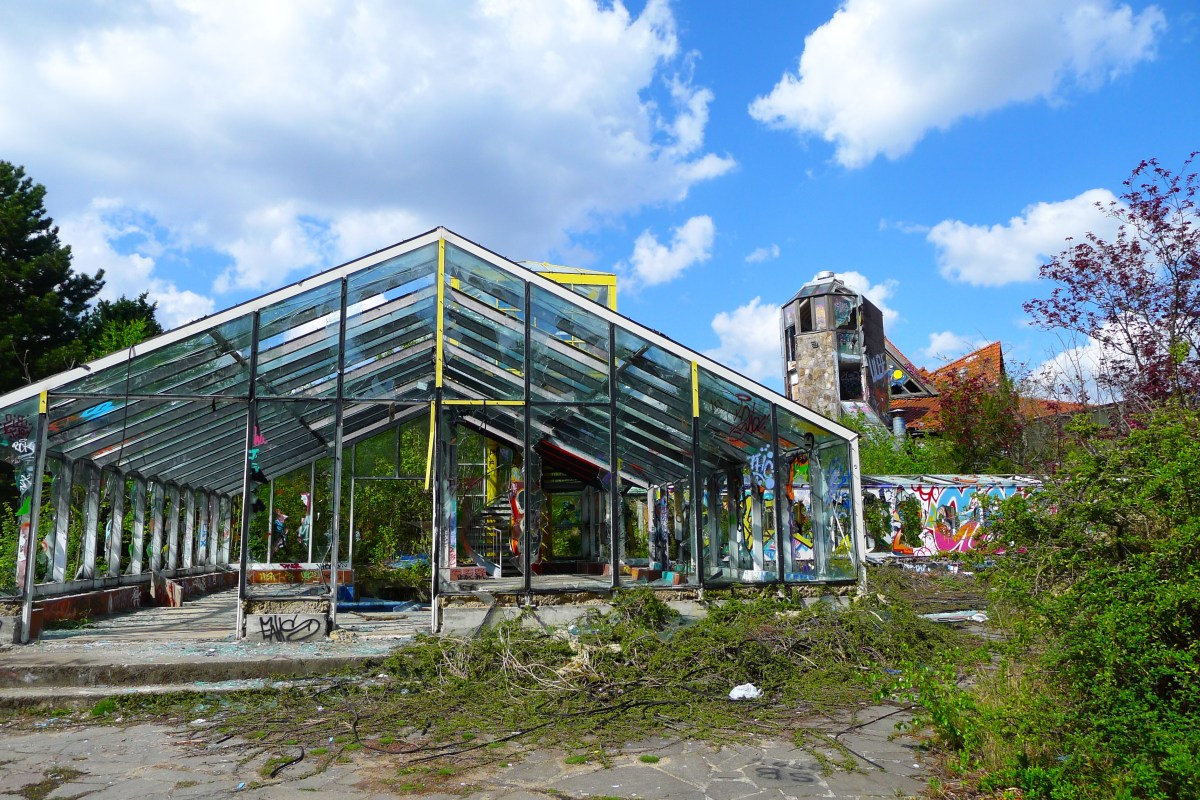 Abandoned Aquacenter in Berlin:&nbsp;BLUB